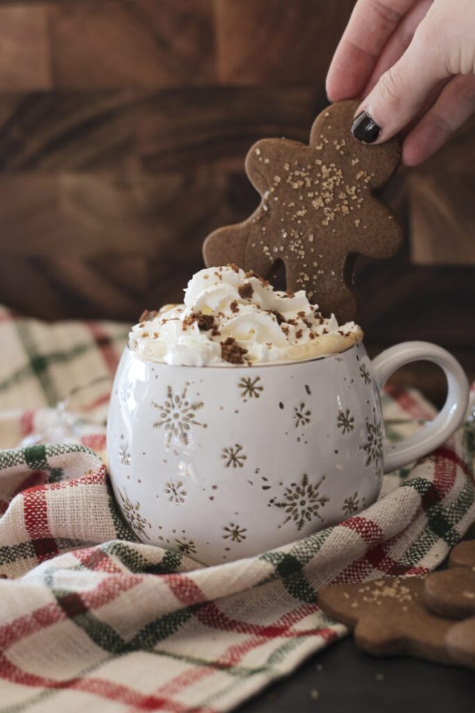 Gingerbread Latte - Christmas Starbucks Drinks 