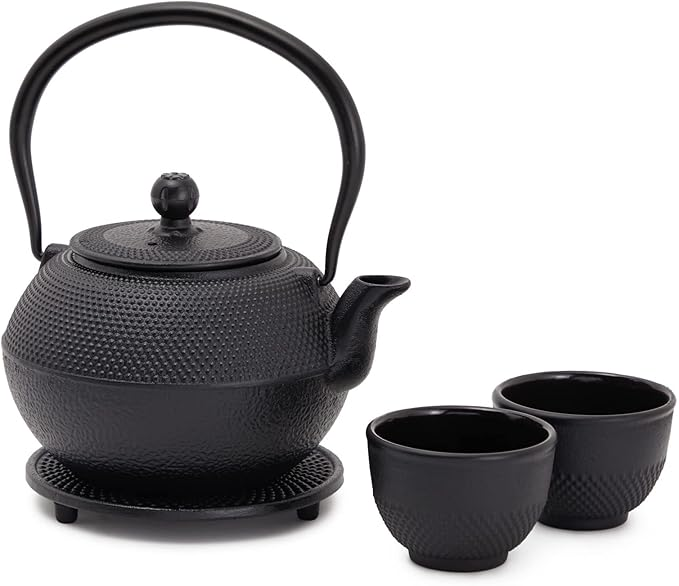 Japanese teapot and cups