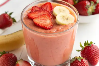 How to Make a Strawberry Banana Smoothie